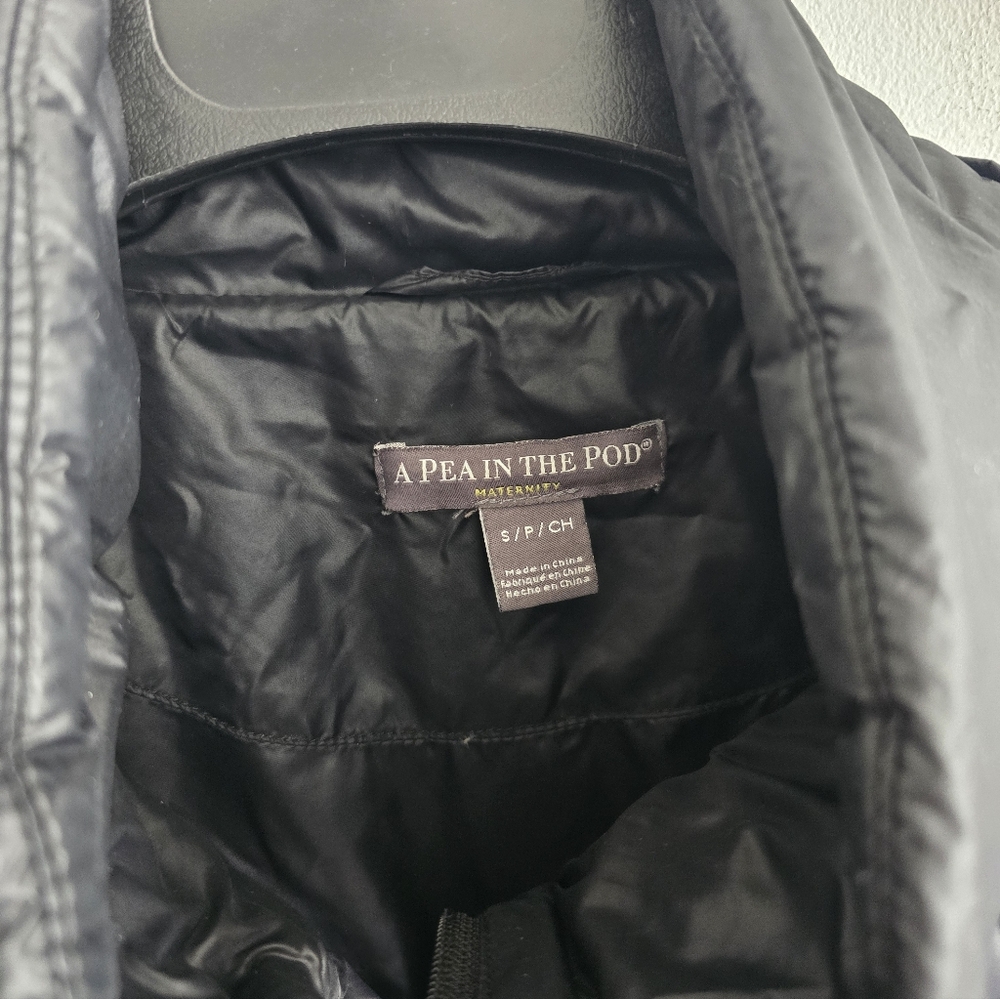 A Pea in the Pod Maternity Blsck Puffer Cost Size Small - Picture 3 of 6